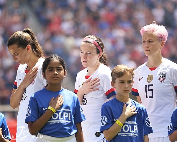 Tobin Heath, Rose Lavelle ve Megan Rapinoe; ABD Kadın Milli Futbol Takımı, 26 Mayıs 2019